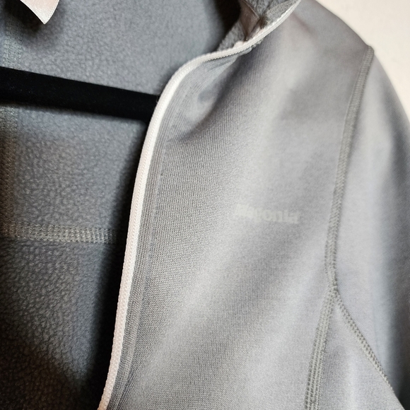 Patagonia women's 1/4 zip fleece lined grey pullover.  Small. - Picture 5 of 16
